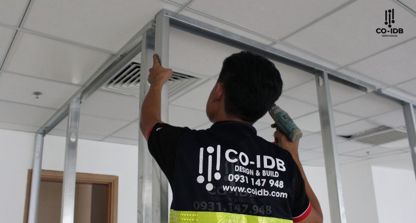 Vách kính khung nhôm cũng là một lựa chọn khá phổ biến