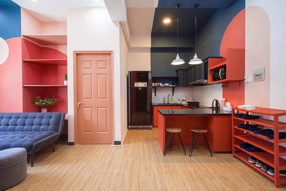 thiết kế nội thất đa màu sắc