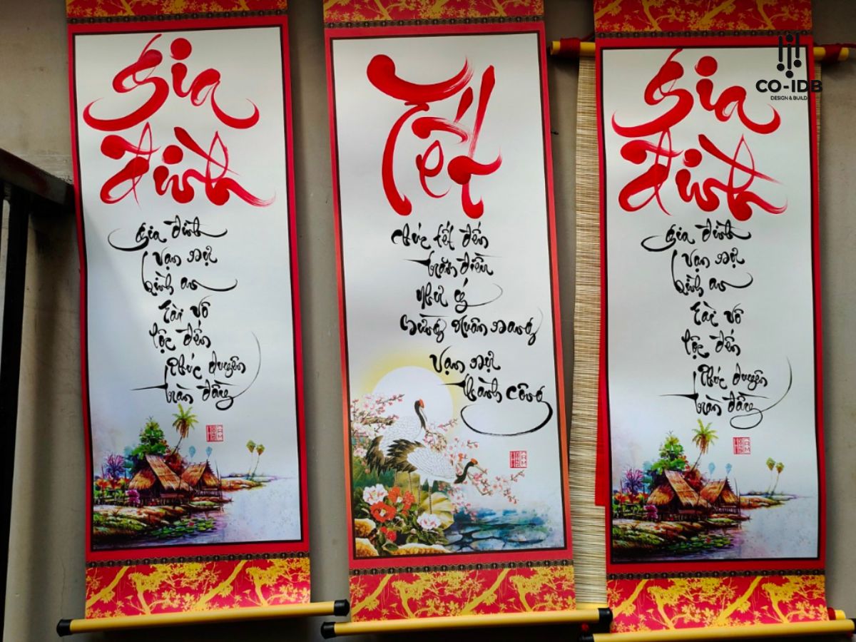 Trang trí văn phòng với tranh thư pháp câu đối đỏ