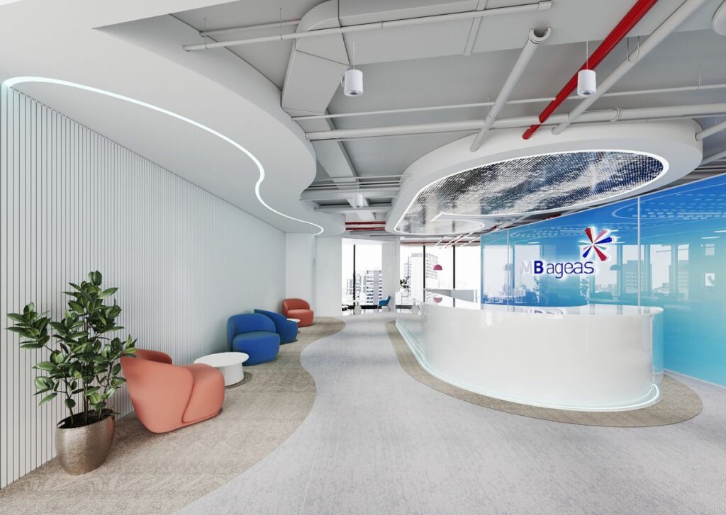 Góc nhìn cận cảnh quầy lễ tân MB Ageas Life với trần viền LED và vách kính thương hiệu màu xanh biển.