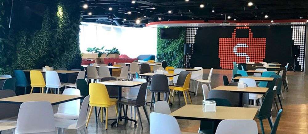 Không gian văn phòng được thiết kế đồng bộ với tone màu thương hiệu đẹp mắt
