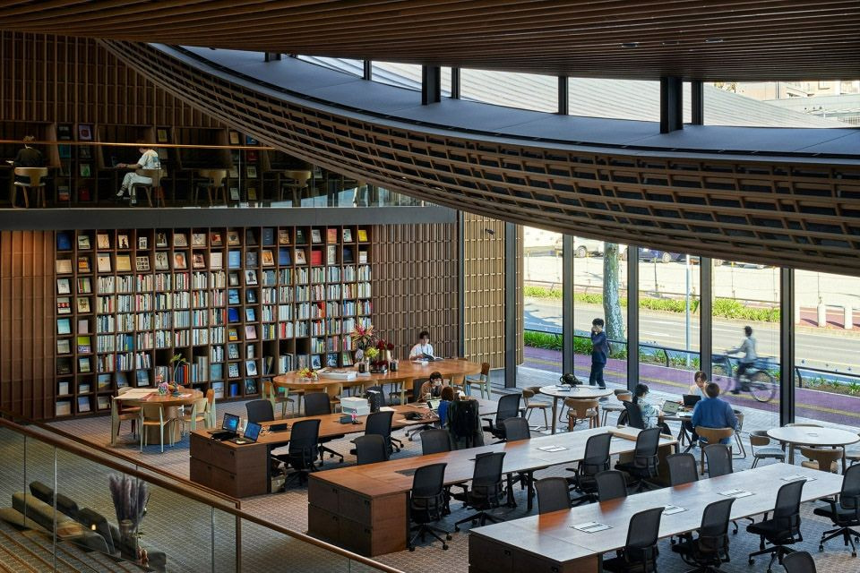 Cần bố trí nguồn sáng phù hợp khi thiết kế văn phòng công ty thời trang