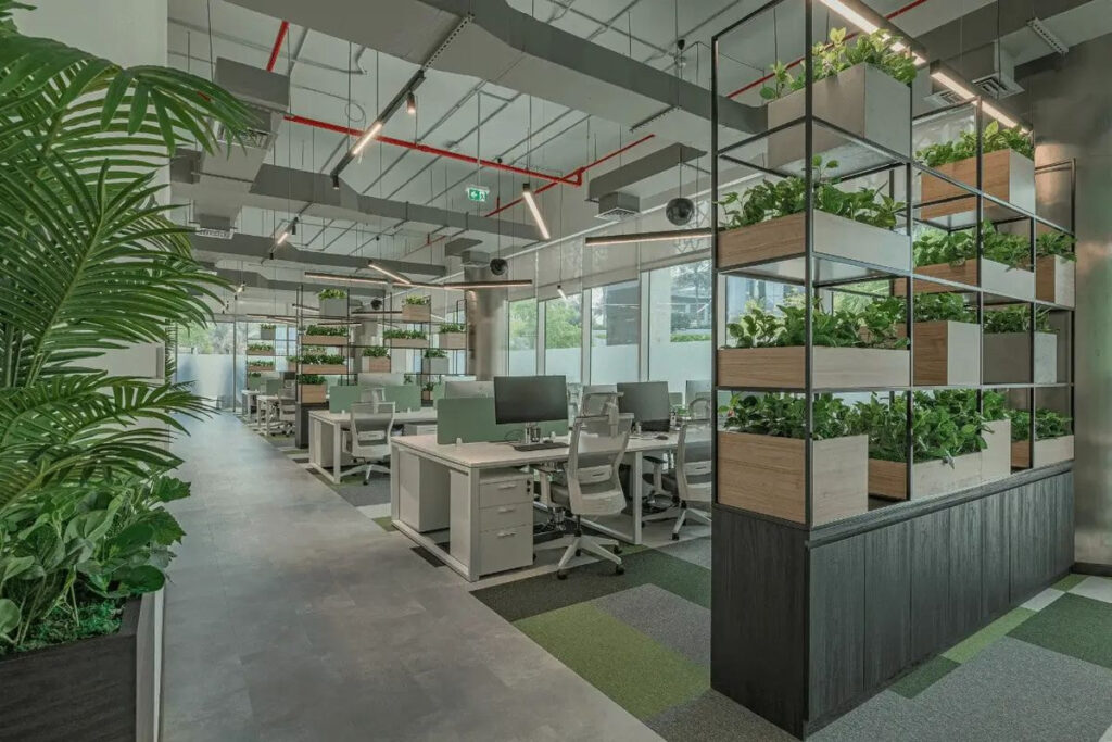 Không gian văn phòng Biophilic mang hơi thở của Industrial đầy vẻ năng động với hệ trần thô tone xám đẹp mắt