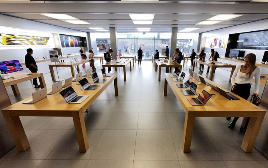 Showroom mang vẻ sang trọng và có thêm điểm nhấn ở những bảng led giới thiệu sản phẩmShowroom mang vẻ sang trọng và có thêm điểm nhấn ở những bảng led giới thiệu sản phẩm