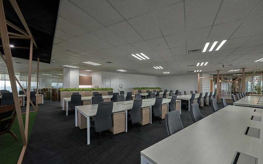 Khu vực làm việc chung thiết kế theo hơi hướng mở tạo sự thông thoáng cho không gian tổng thể