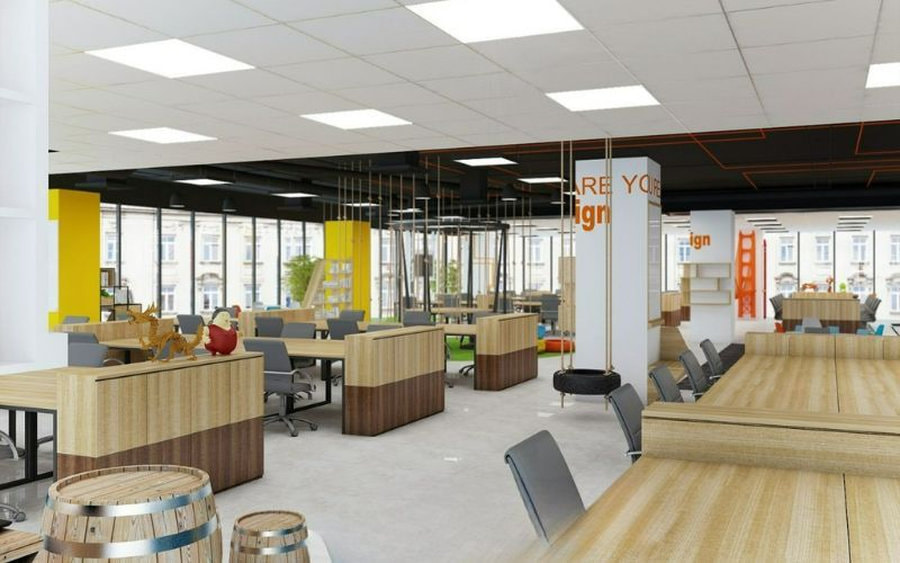 Văn phòng tận dụng ánh sáng bên ngoài thông qua cửa kính lớn tạo nên sự thông thoáng cho toàn bộ không gian